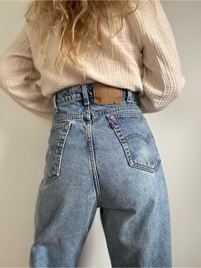 Vintage Levi’s 512 jeans slim fit tapered leg 1990s light wash made in Canada